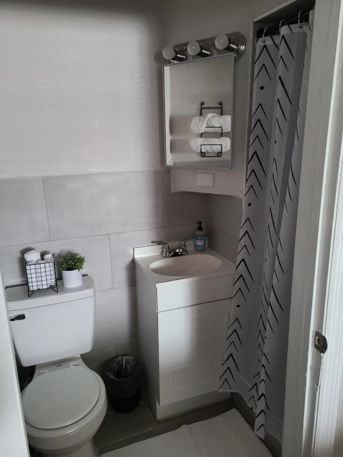 Modern Studio Retreat With King Bed - Cozy Comfort Pahokee Zewnętrze zdjęcie